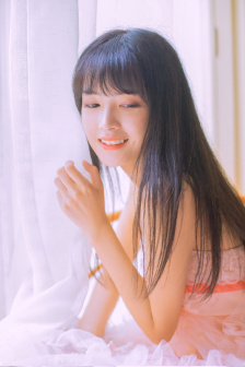 年轻漂亮的女教师